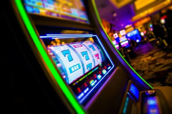 musim88 login app running on Android phone showing live roulette table